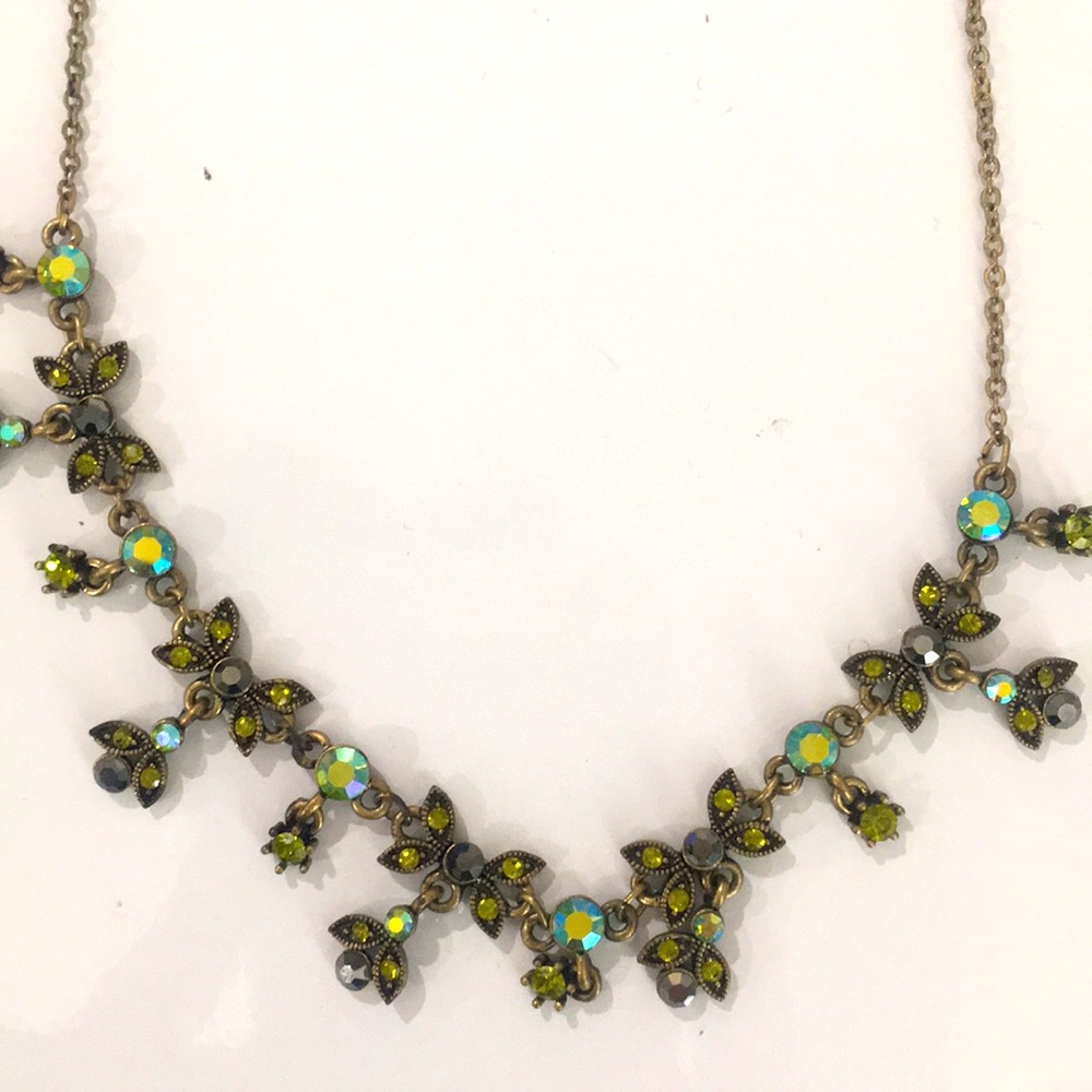Green-lime crystal necklace